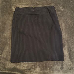 Worthington Navy Blue Pinstriped Pencil Skirt. Size 10. Full lining.